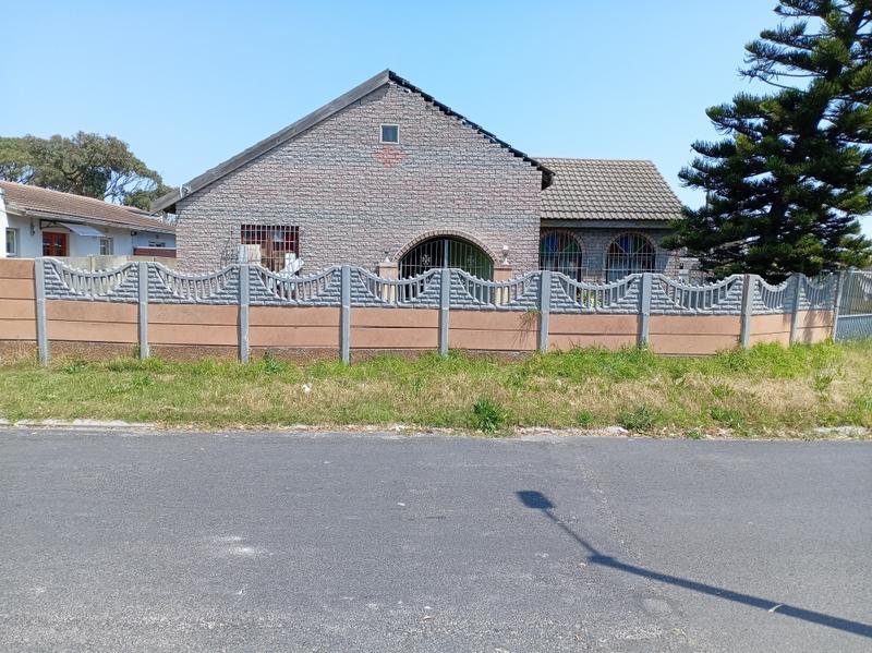4 Bedroom Property for Sale in Mandalay Western Cape